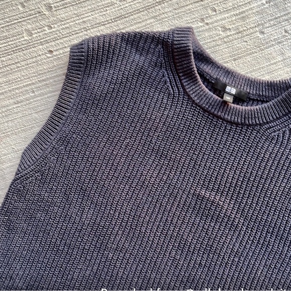 SOLD UNIQLO navy boxy knit sweater vest - Picture 2 of 5
